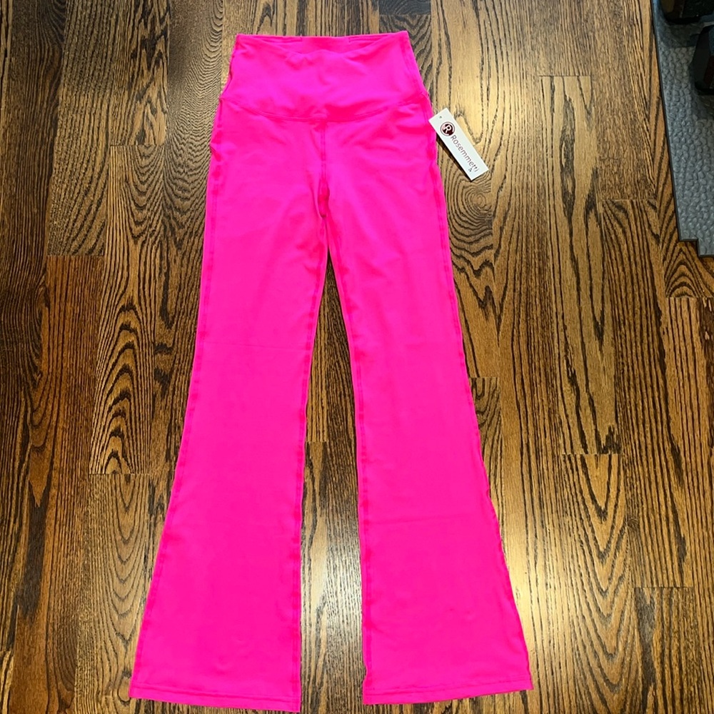 Woman’s Hot Pink Bellbottom Leggings 💖